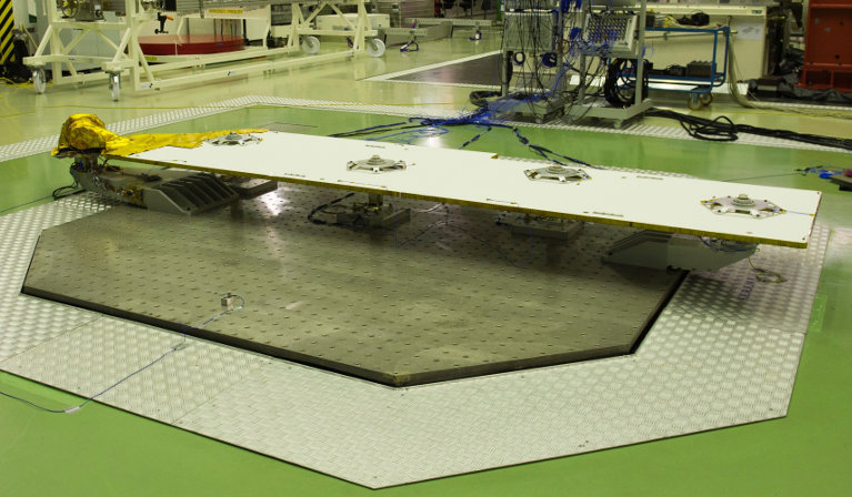 The DPR fastened to the quad shaker. The deployment mechanism is on the left.